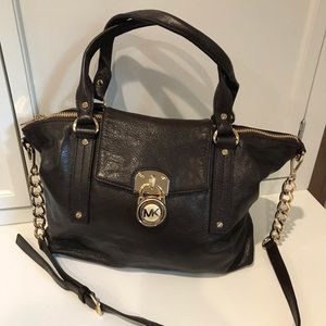Leather brown Micheal Kors Purse.